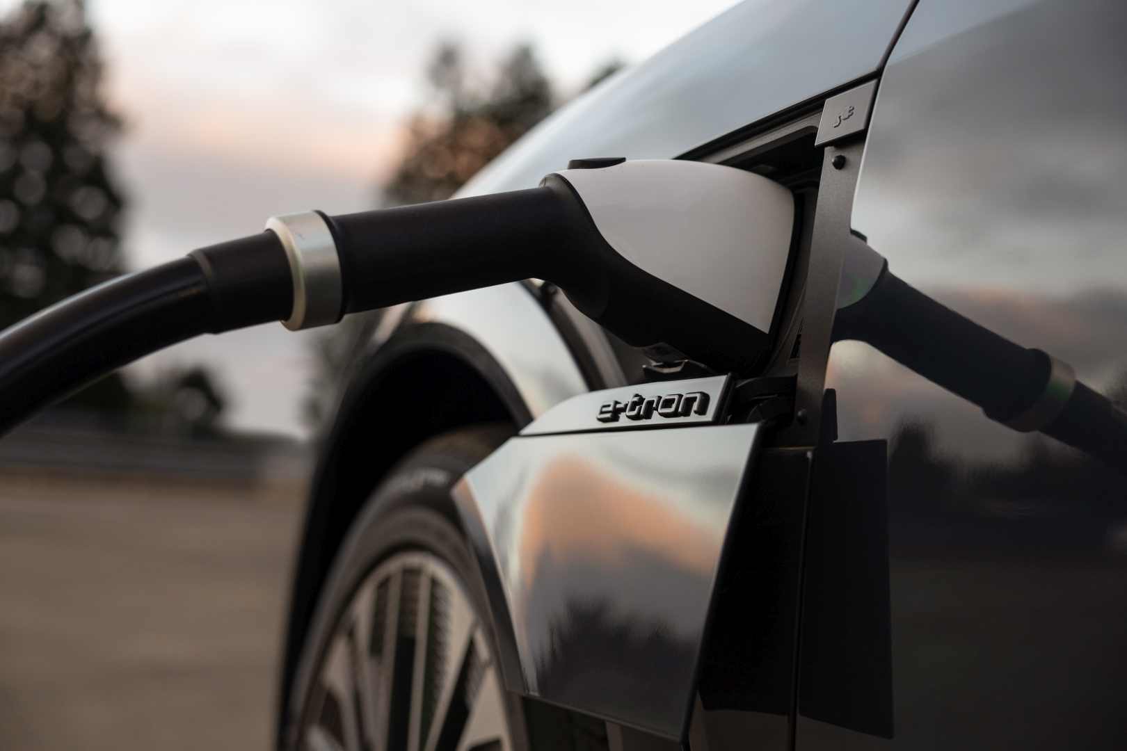 Audi Q8 E-Tron photo 89