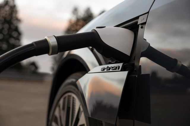 Audi Q8 E-Tron photo 89