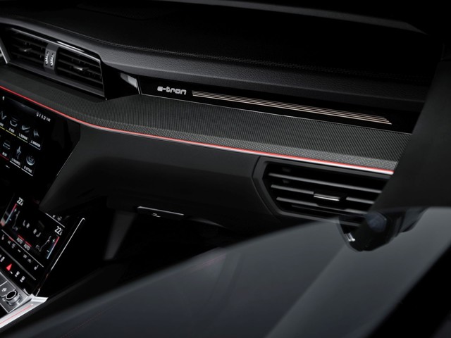 Audi Q8 E-Tron photo 99
