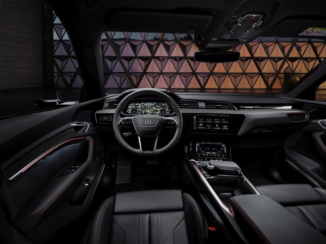 Audi Q8 E-Tron photo 101