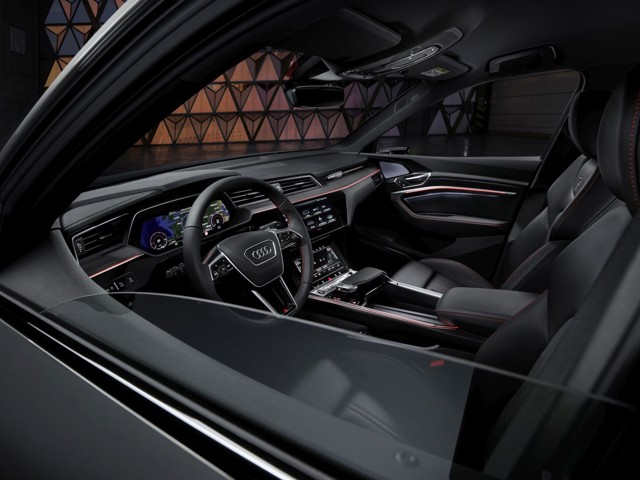 Audi Q8 E-Tron photo 102