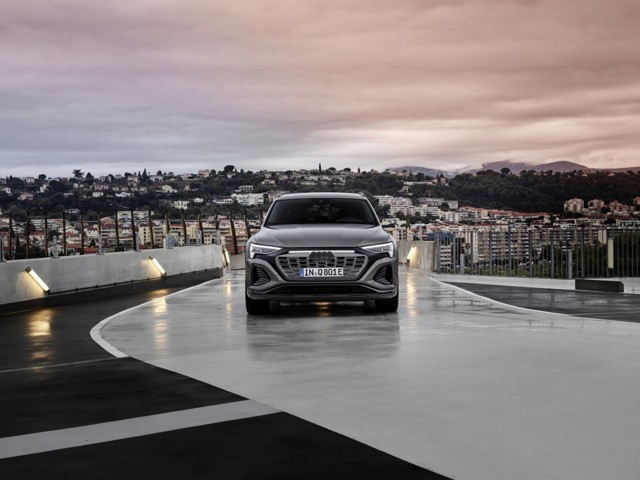 Audi Q8 E-Tron photo 15