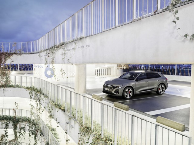 Audi Q8 E-Tron photo 19