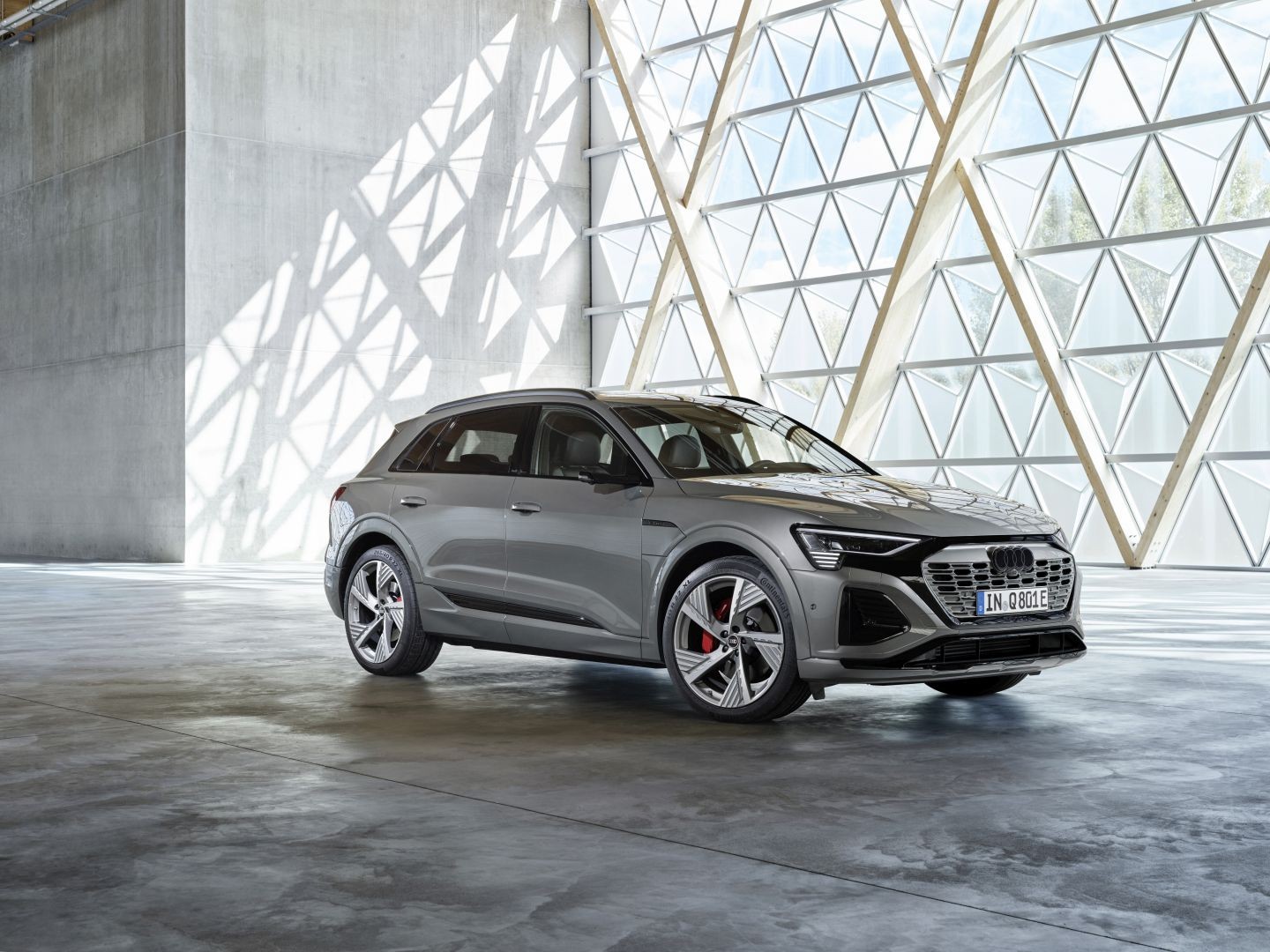 Audi Q8 E-Tron photo 22