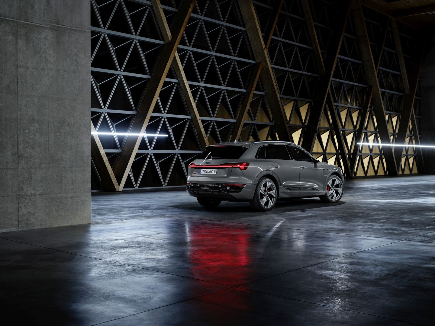 Audi Q8 E-Tron photo 31