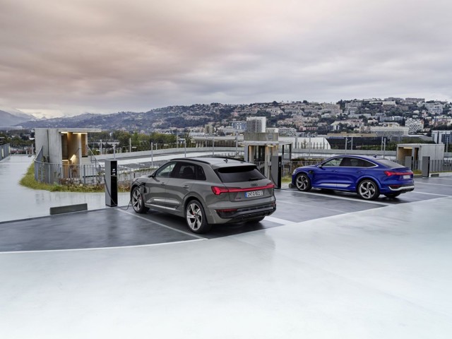Audi Q8 E-Tron photo 34