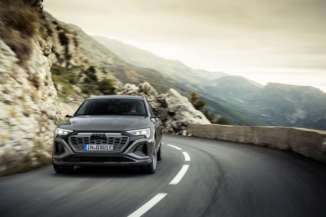 Audi Q8 E-Tron photo 44