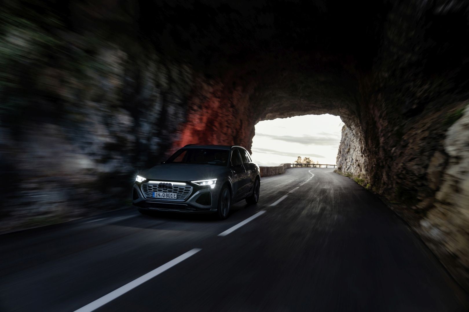 Audi Q8 E-Tron photo 46