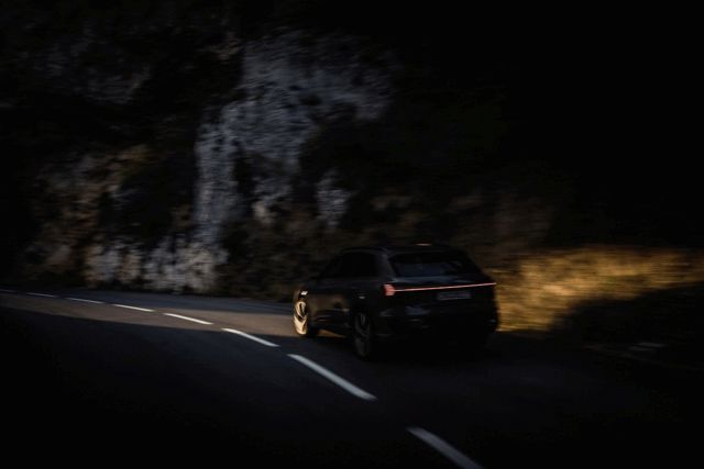 Audi Q8 E-Tron photo 51
