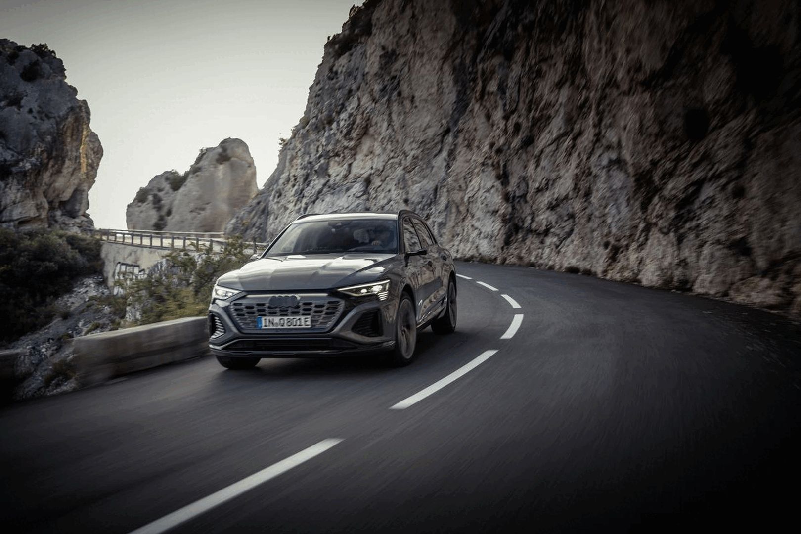 Audi Q8 E-Tron photo 55