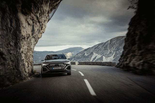 Audi Q8 E-Tron photo 56