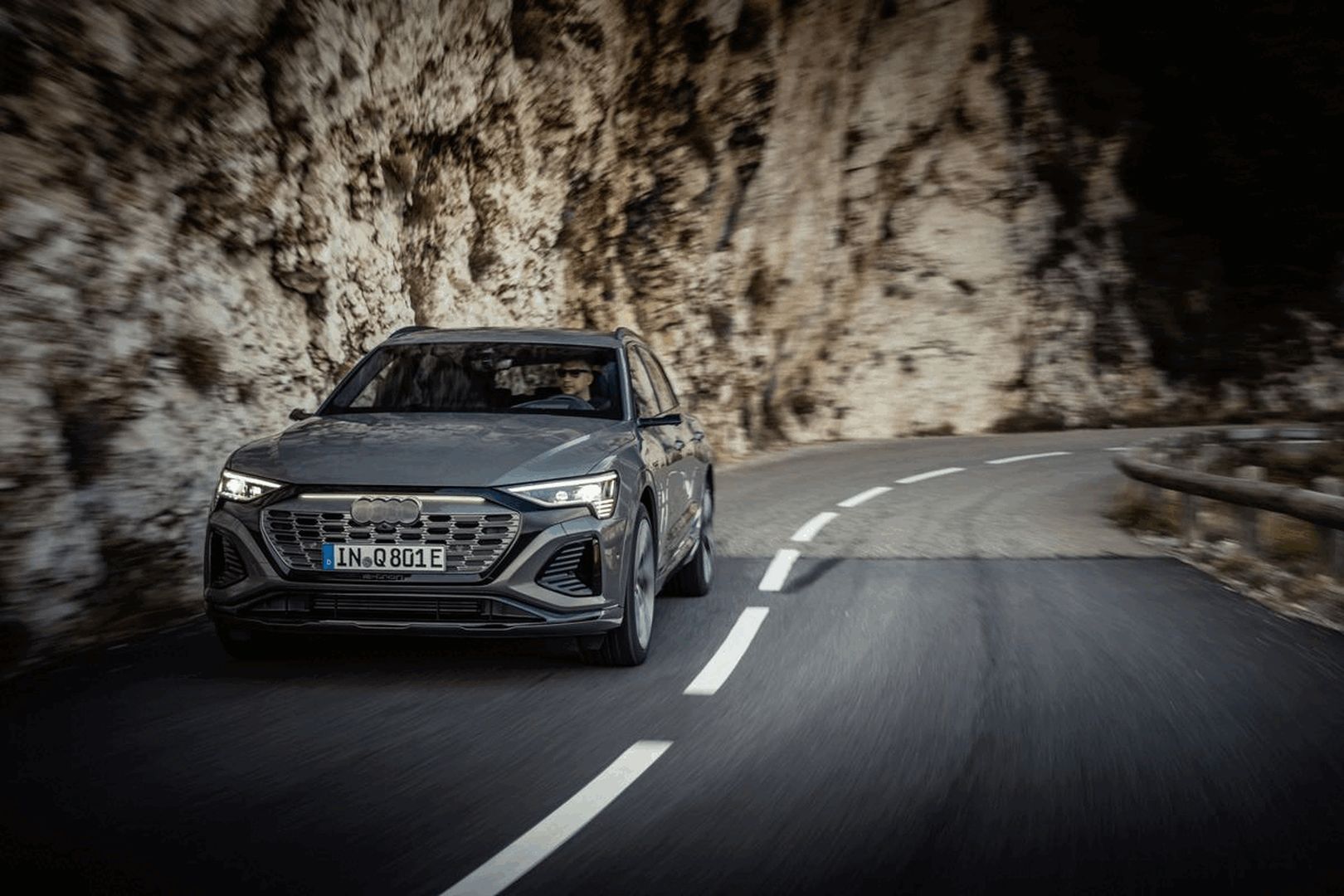 Audi Q8 E-Tron photo 57