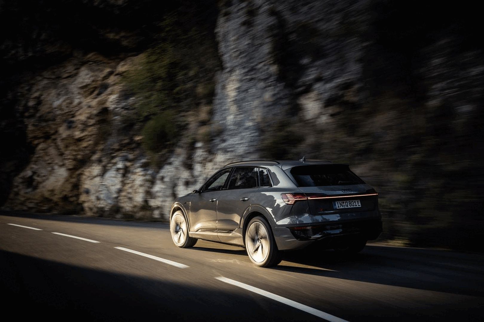 Audi Q8 E-Tron photo 60