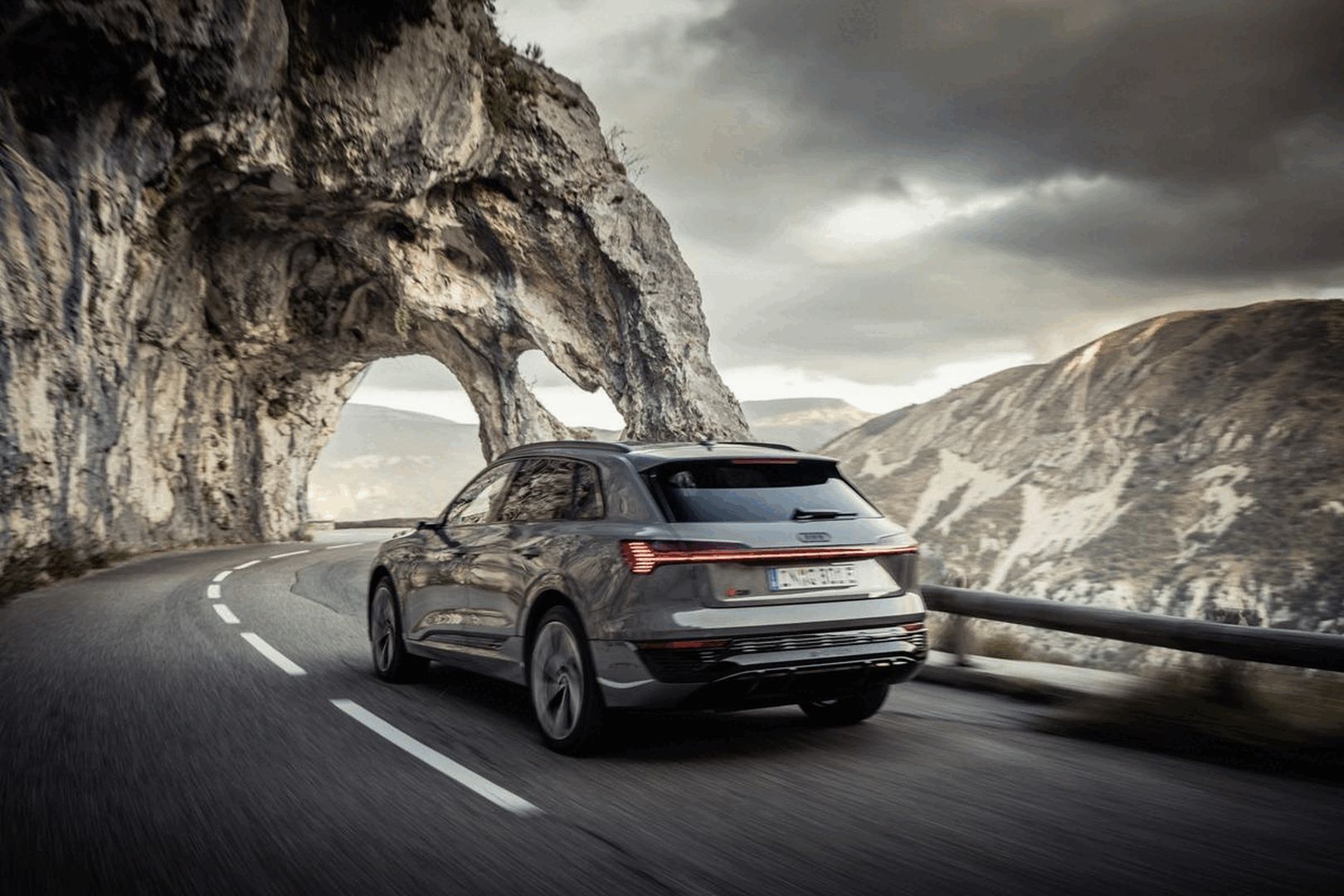 Audi Q8 E-Tron photo 61