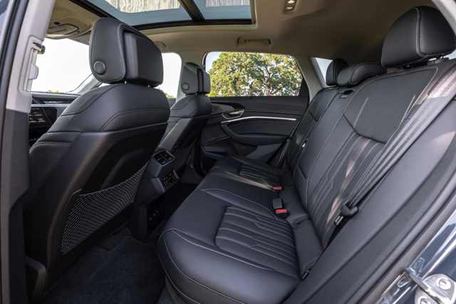 Audi Q8 E-Tron photo 108
