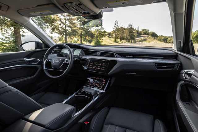 Audi Q8 E-Tron photo 111