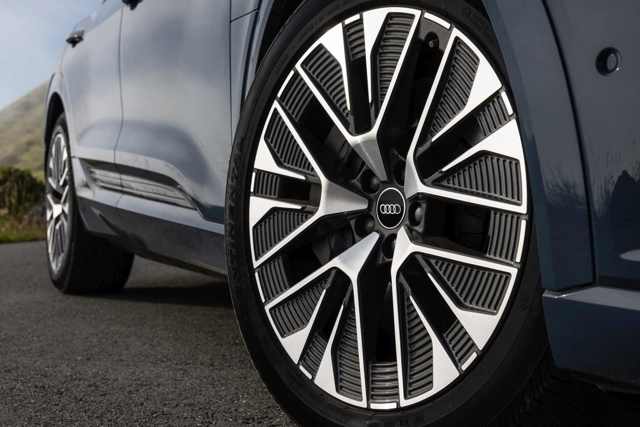 Audi Q8 E-Tron photo 73