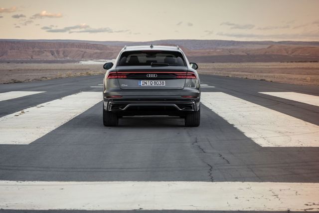 Audi Q8 photo 113