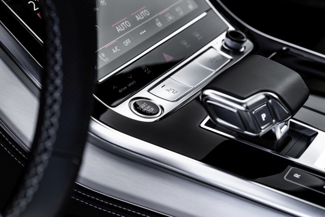 Audi Q8 photo 224