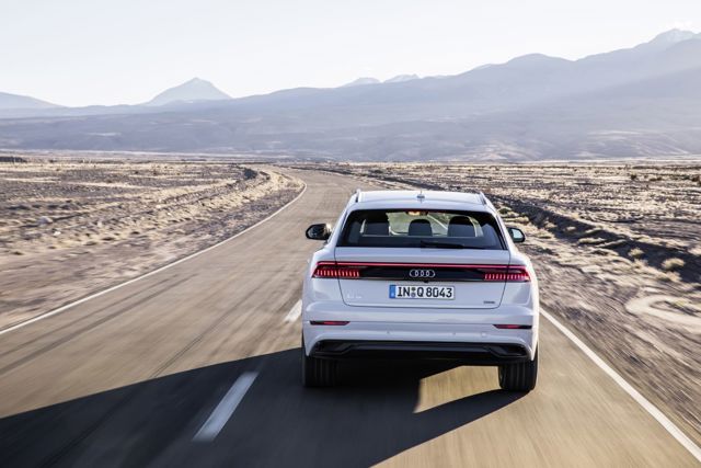 Audi Q8 photo 86