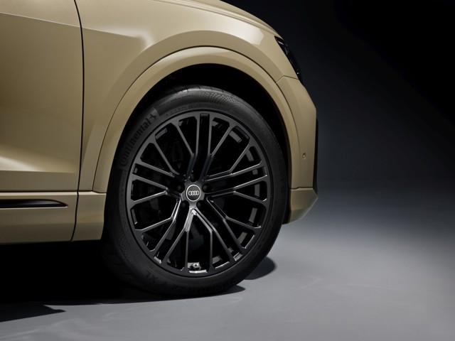 Audi Q8 photo 3