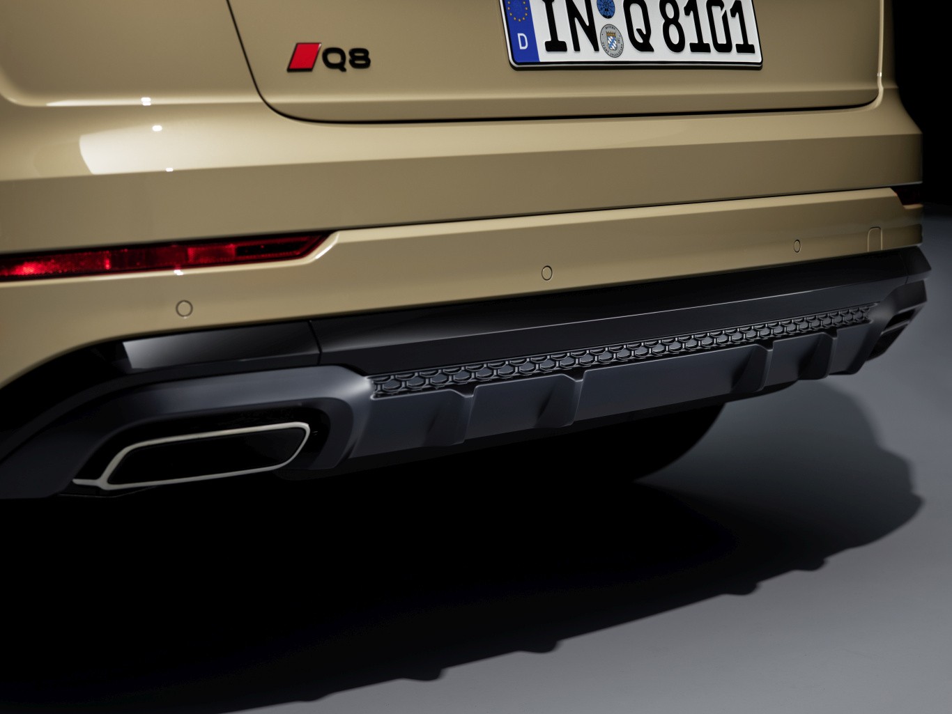 Audi Q8 photo 2
