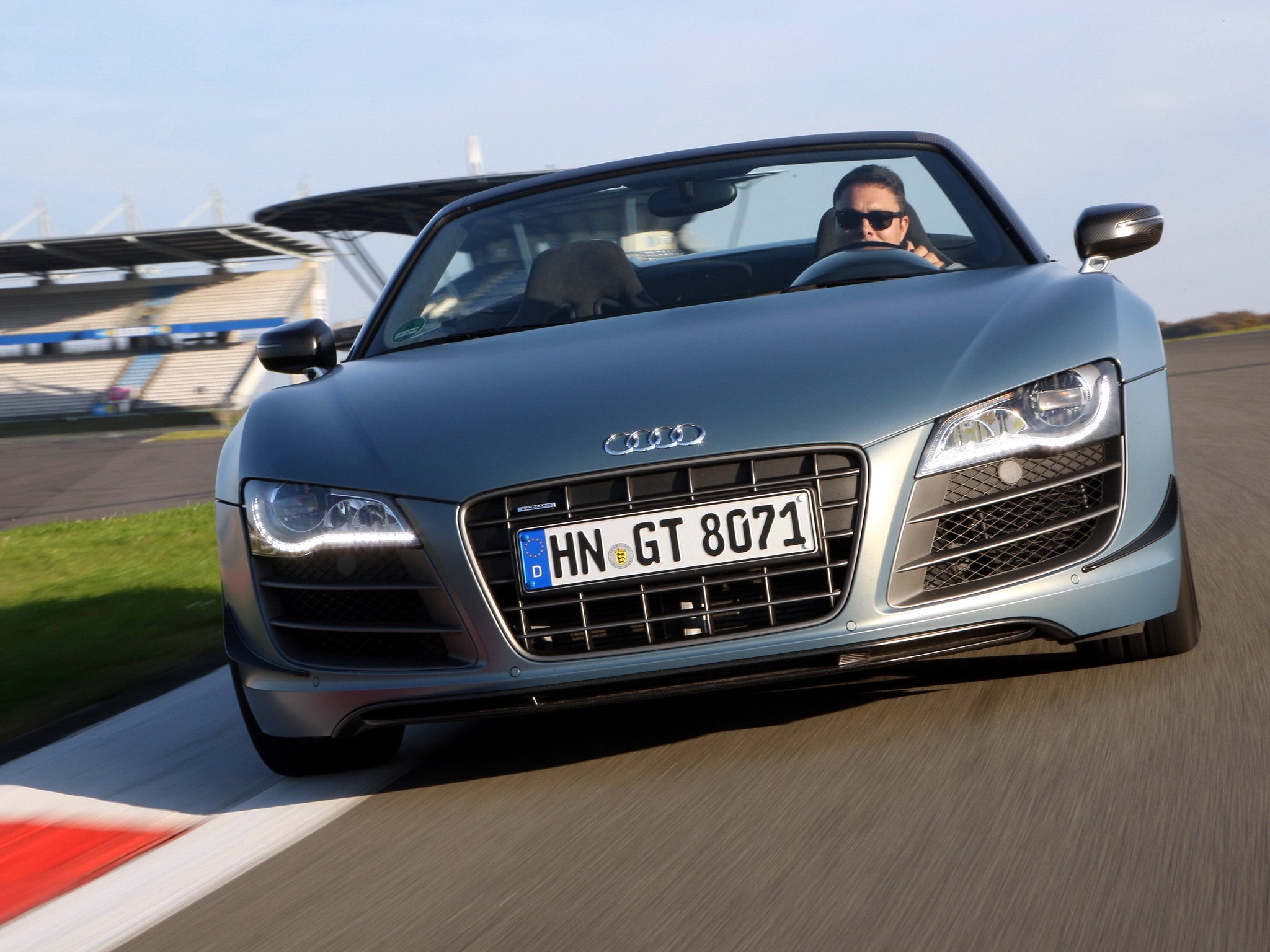 Audi R8 Gt Spyder photo 16