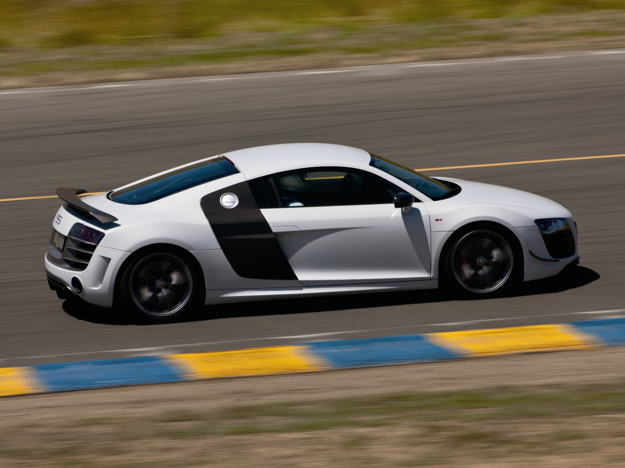 Audi R8 Gt photo 8