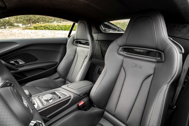 Audi R8 Spyder photo 39