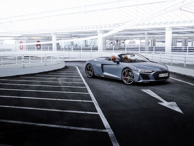 Audi R8 Spyder photo 6
