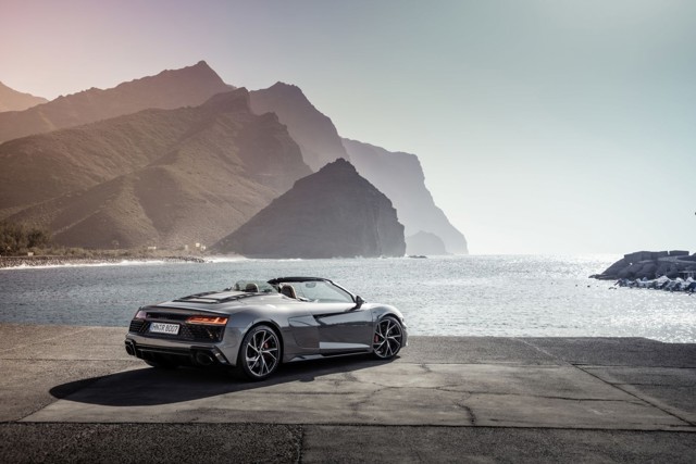 Audi R8 Spyder photo 26