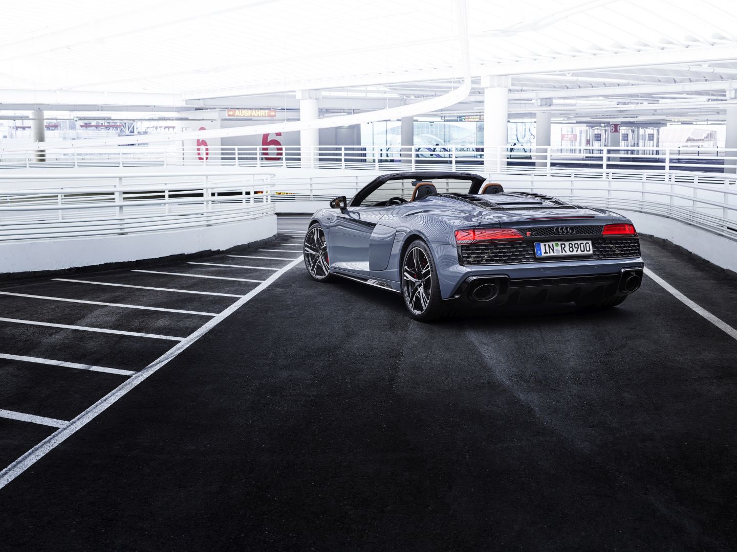 Audi R8 Spyder photo 5
