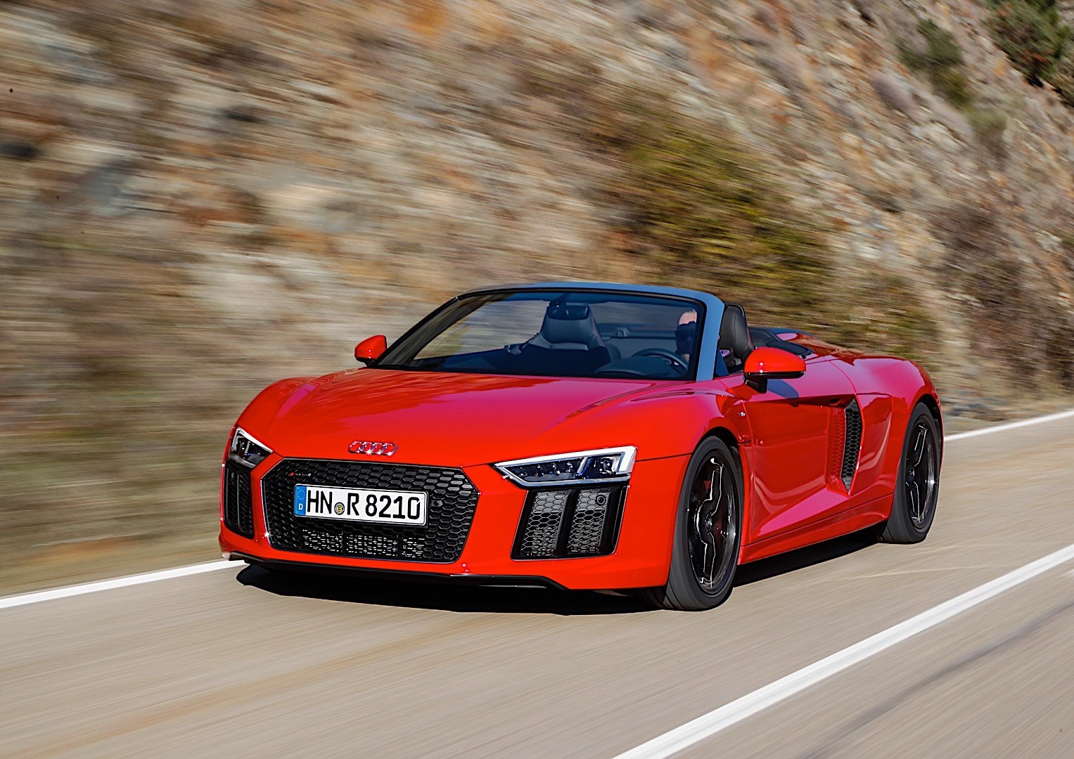 Audi R8 Spyder photo 2
