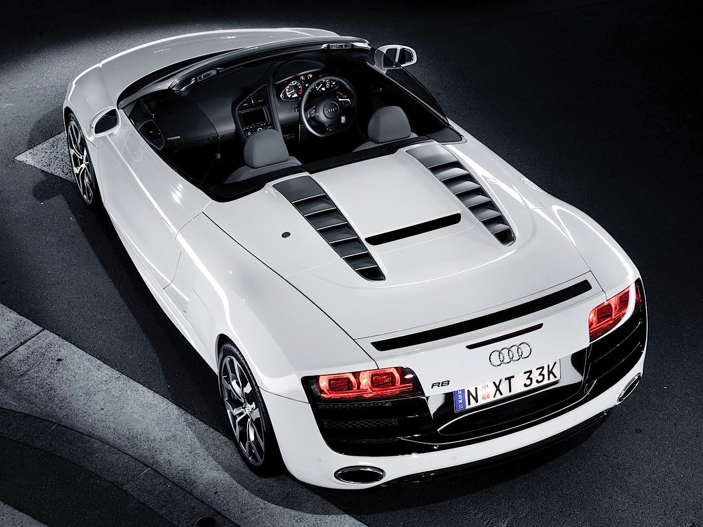 Audi R8 Spyder photo 43