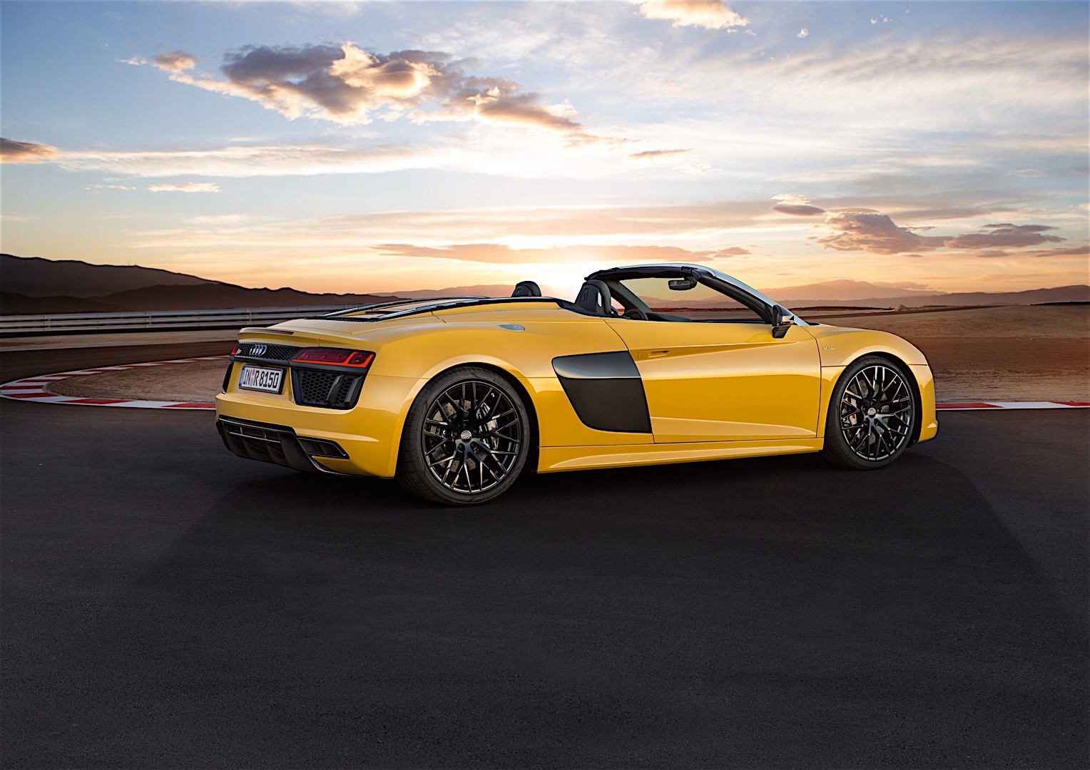 Audi R8 Spyder photo 7