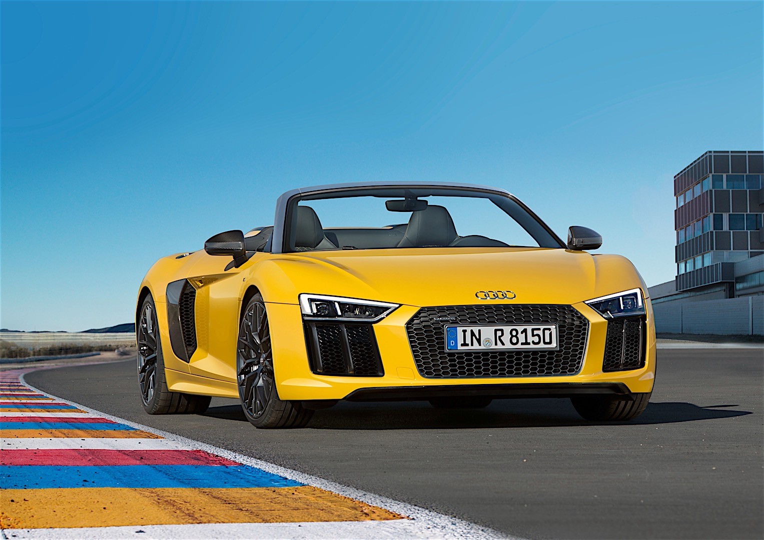 Audi R8 Spyder photo 8