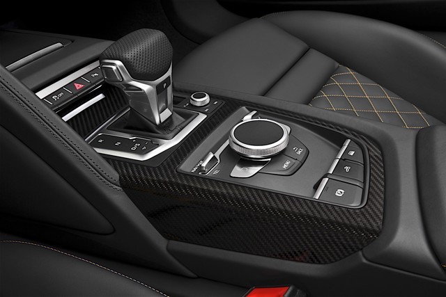 Audi R8 Spyder photo 38