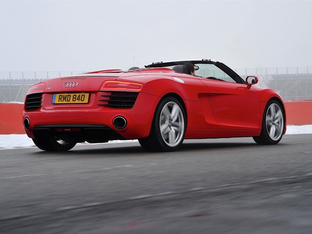 Audi R8 Spyder foto 1