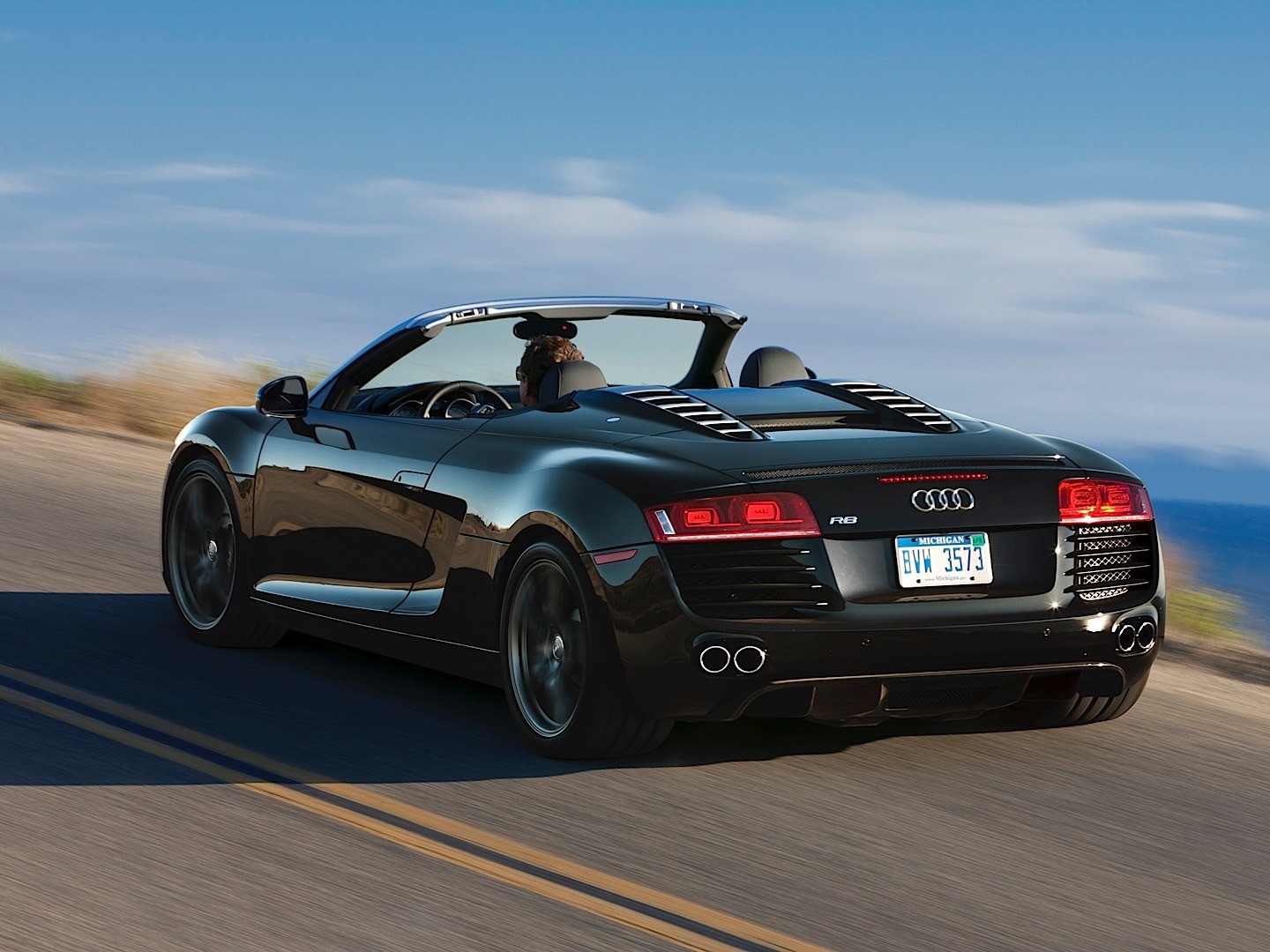 Audi R8 Spyder photo 24
