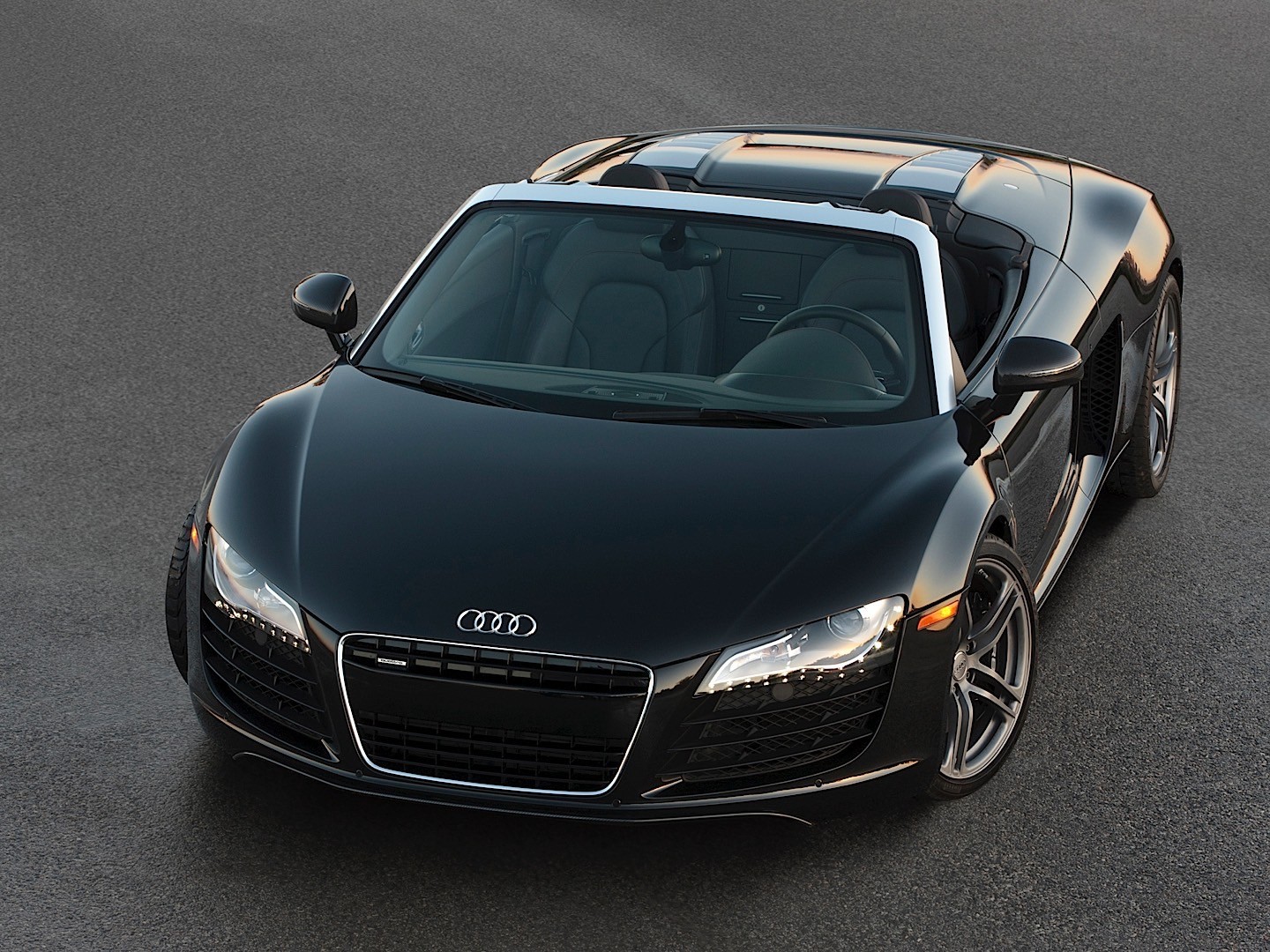 Audi R8 Spyder photo 31