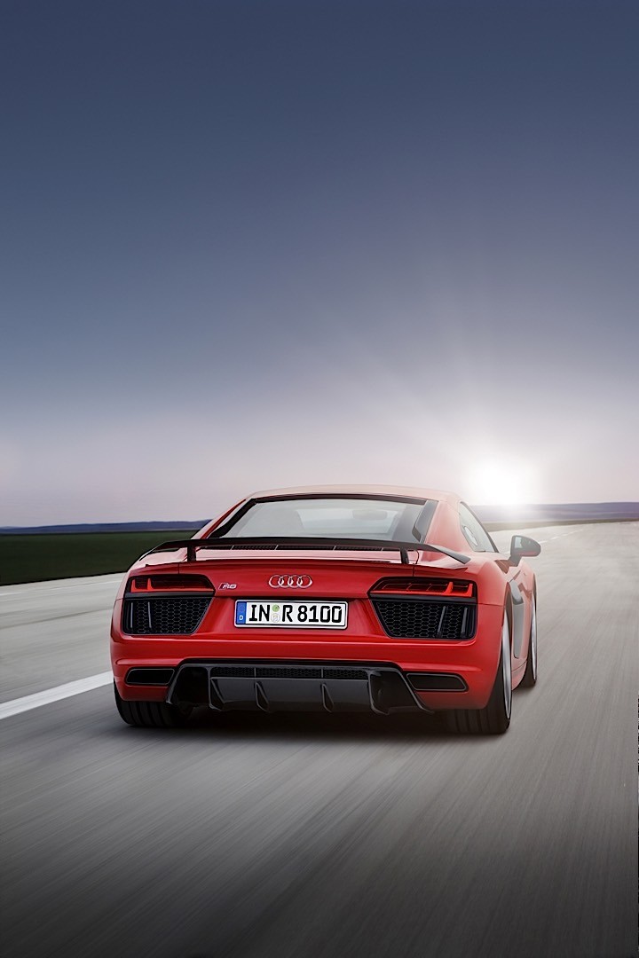 AUDI R8