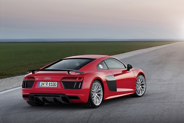 Audi R8 photo 17