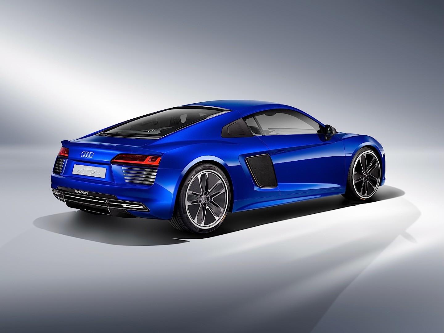 Audi R8 photo 44