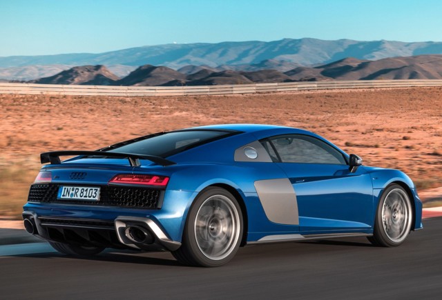 Audi R8 photo 7