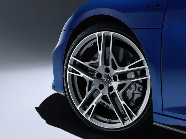 Audi R8 photo 17