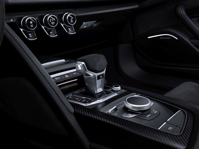 Audi R8 photo 44