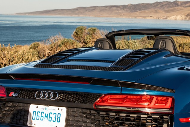 Audi R8 photo 29