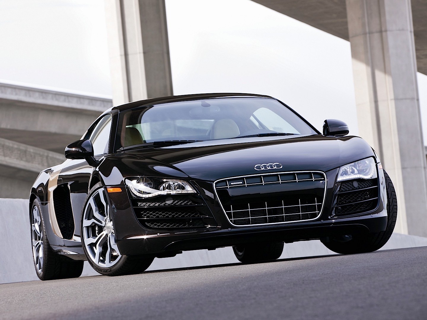 Audi R8 photo 26