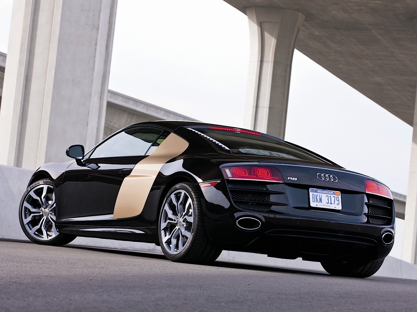 Audi R8 photo 28
