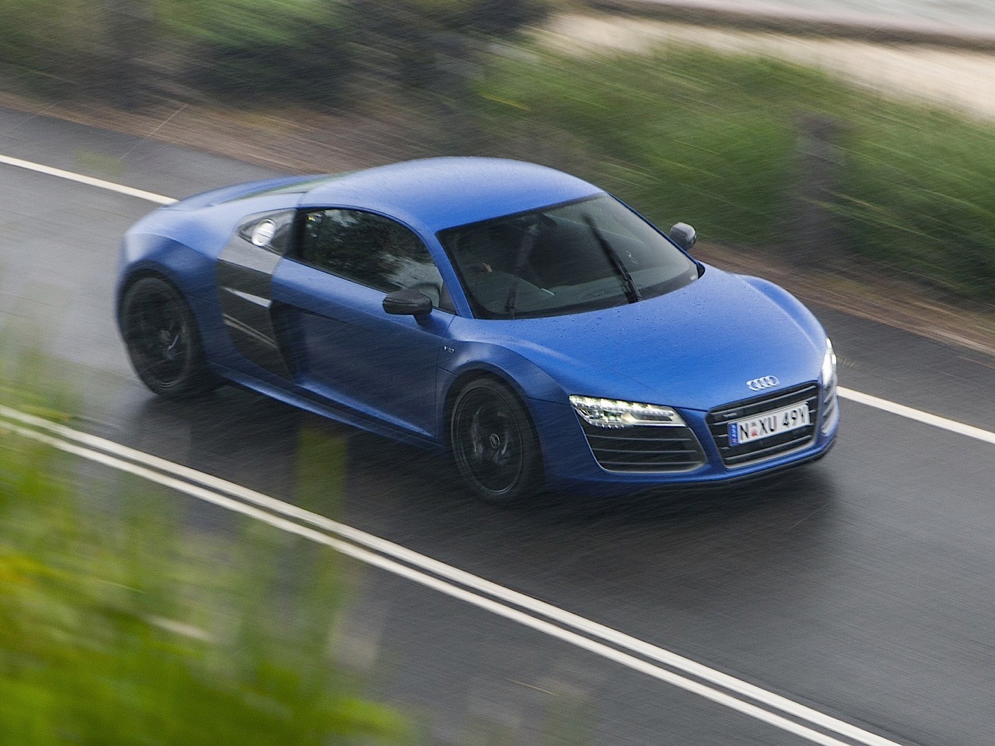 Audi R8 photo 29